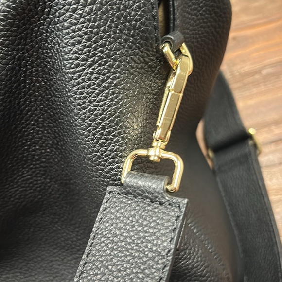 Elegant Black Hobo Bag - Picture 6 of 9